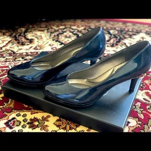 Kelly and Katie pumps